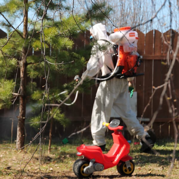 Обработка участка от клещей в Копейске?